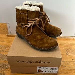 Ugg Gaviota Booties size 8